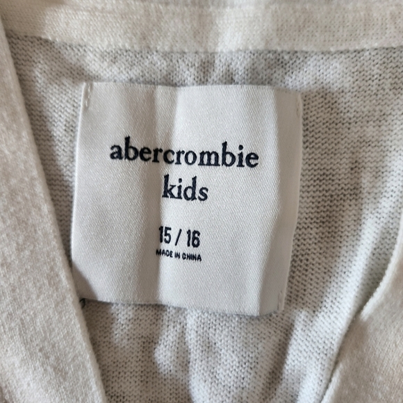 AMBERCROMBIE AND FITCH  CREAM JUNIORS BUTTON FRONT V-NECK CARDIGAN SIZE 15/16 - Picture 6 of 7